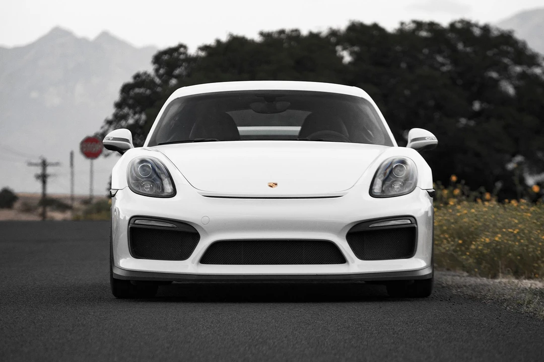 2016 Porsche 981 Cayman GT4 - Image 9 of 10