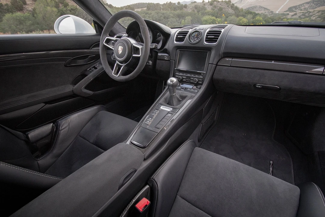 2016 Porsche 981 Cayman GT4 - Image 6 of 10