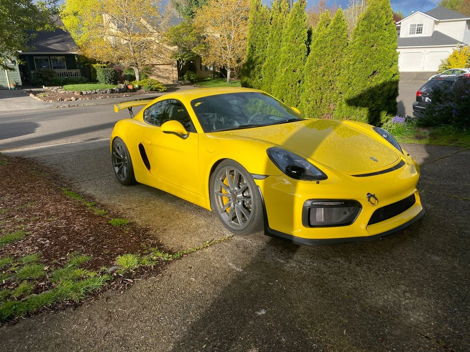 2016 Porsche 981 Cayman GT4 - Image 2 of 14