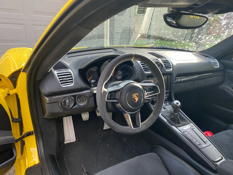 2016 Porsche 981 Cayman GT4 - Image 9 of 14