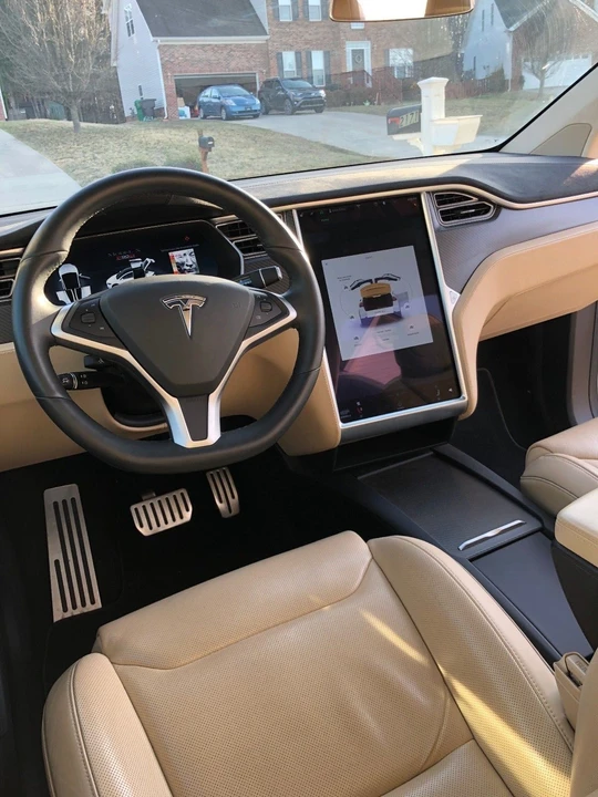 2016 Tesla Model X - Image 8 of 11
