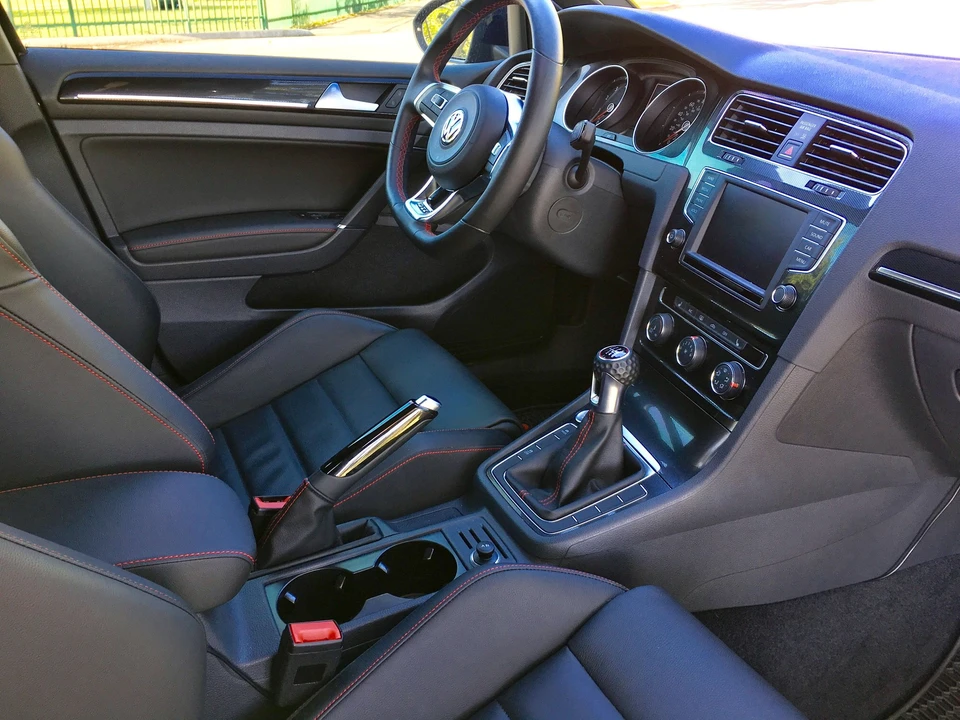 2016 Volkswagen GTI Mk7 - Image 12 of 18