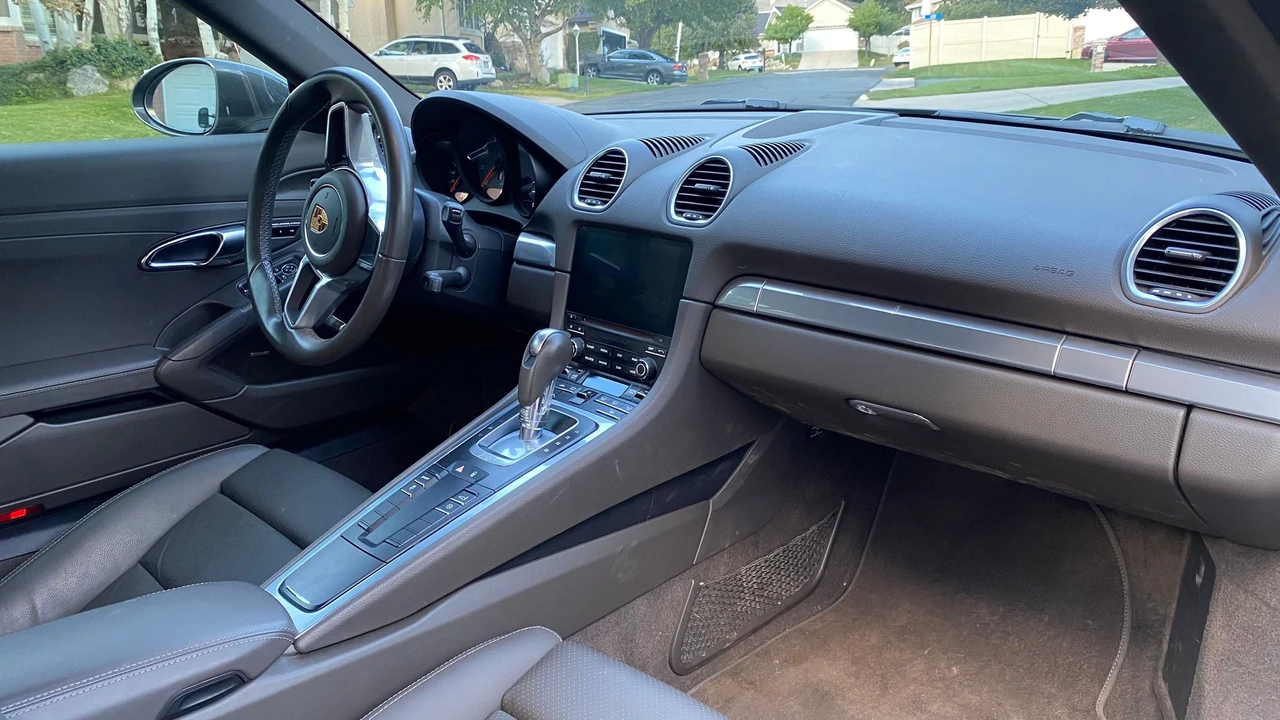 2017 Porsche 718 Cayman S - Image 4 of 7