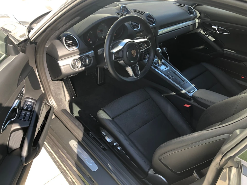 2017 Porsche 718 Cayman - Image 9 of 13