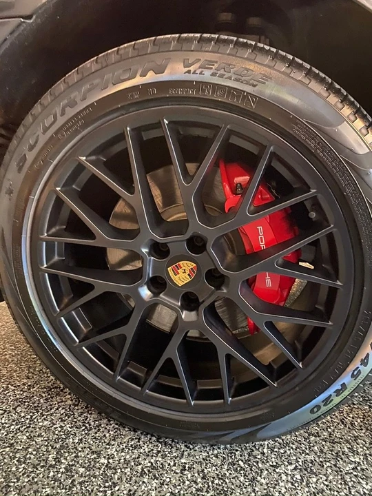 Porsche Macan GTS - Image 9 of 14