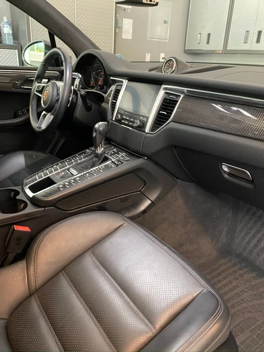 Porsche Macan GTS - Image 2 of 14