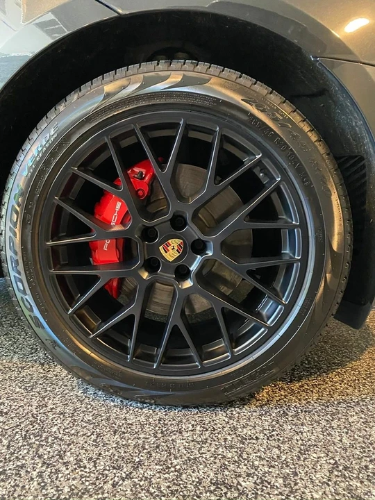 Porsche Macan GTS - Image 10 of 14