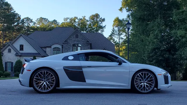2017 Audi R8 V10 Plus