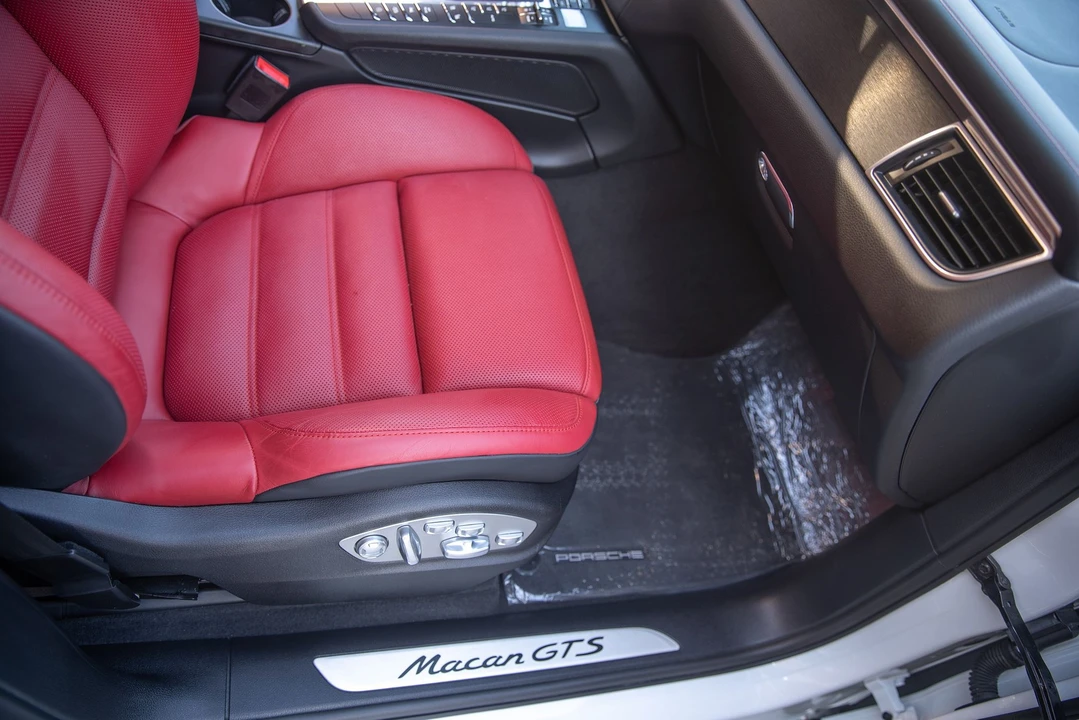 2018 Porsche Macan GTS - Image 13 of 19