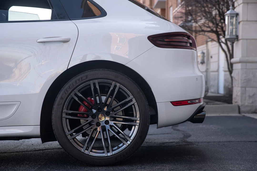 2018 Porsche Macan GTS - Image 7 of 19