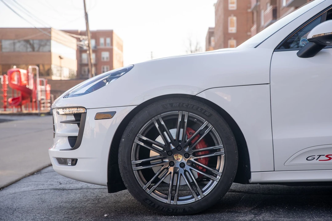2018 Porsche Macan GTS - Image 8 of 19