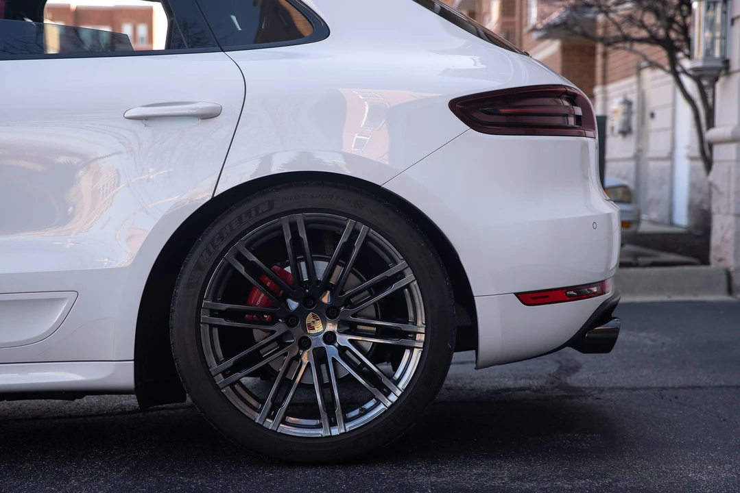 2018 Porsche Macan GTS - Image 9 of 19