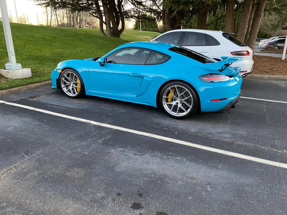 2020 Porsche 718 Cayman GT4 - Image 2 of 6