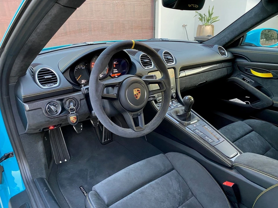 2020 Porsche 718 Cayman GT4 - Image 5 of 6