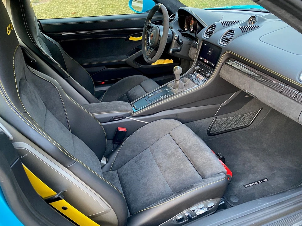 2020 Porsche 718 Cayman GT4 - Image 6 of 6