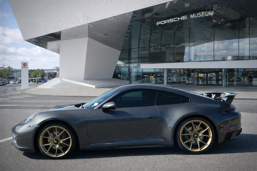 2020 Porsche 992 Carrera - Image 1 of 31