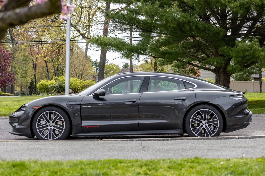 2020 Porsche Taycan 4S - Image 2 of 31