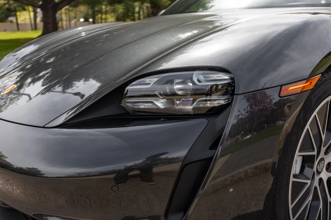 2020 Porsche Taycan 4S - Image 8 of 31
