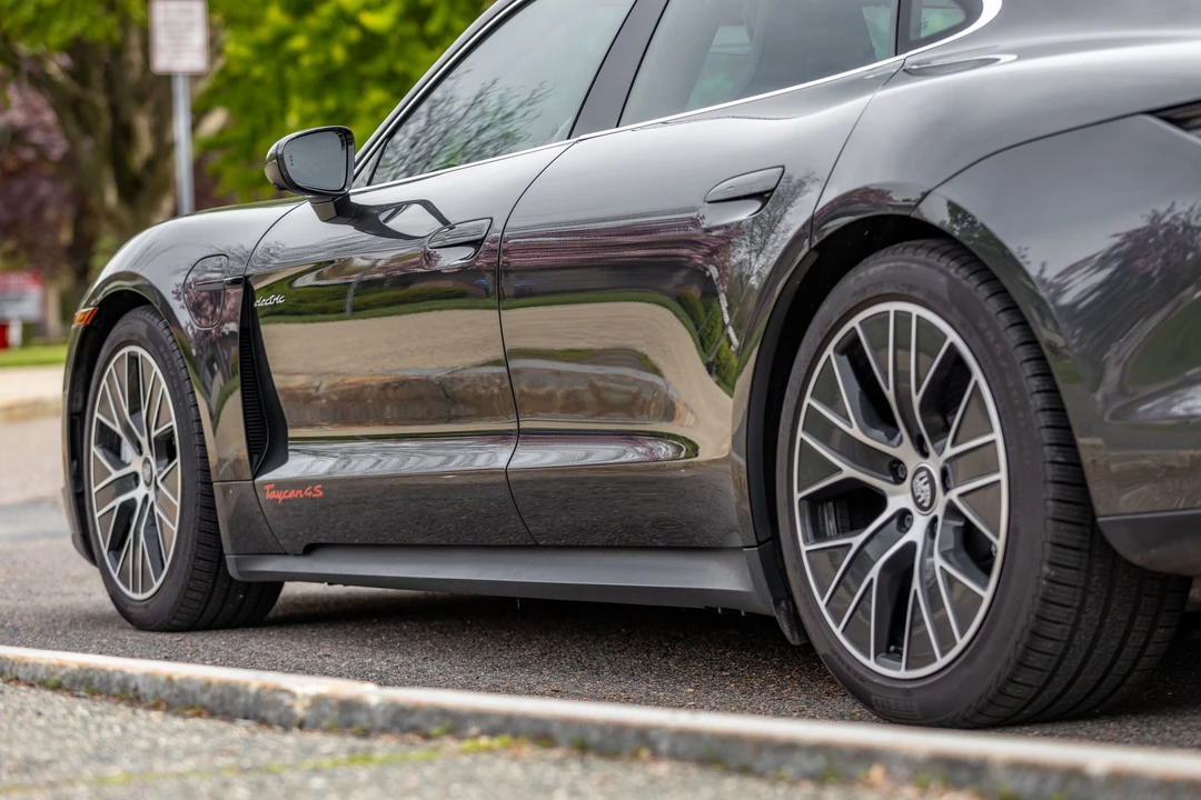 2020 Porsche Taycan 4S - Image 12 of 31