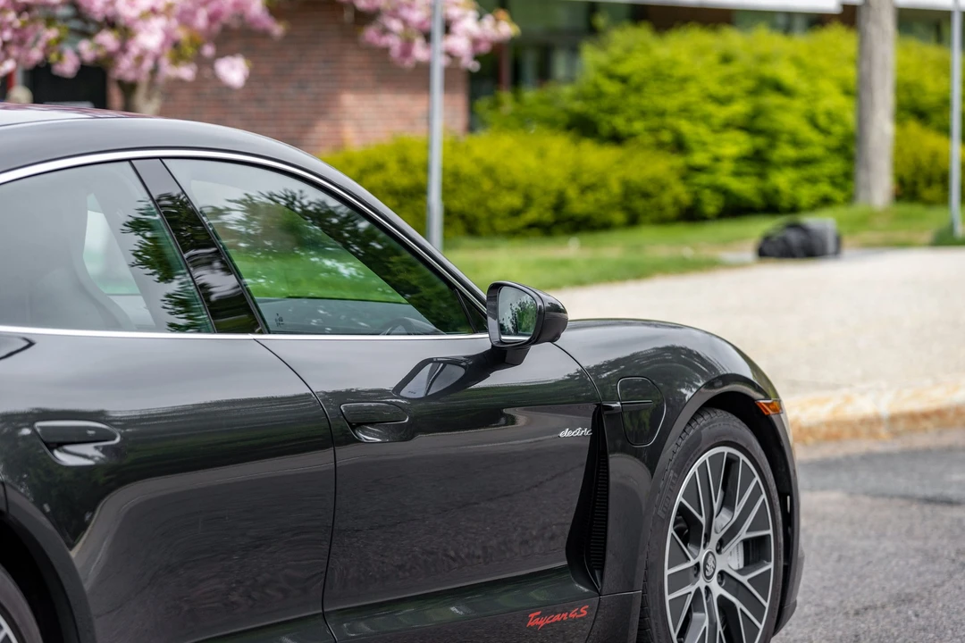 2020 Porsche Taycan 4S - Image 14 of 31