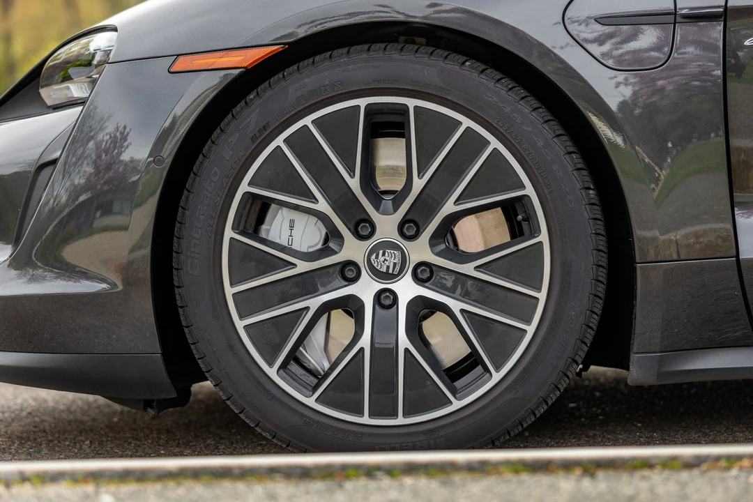2020 Porsche Taycan 4S - Image 17 of 31