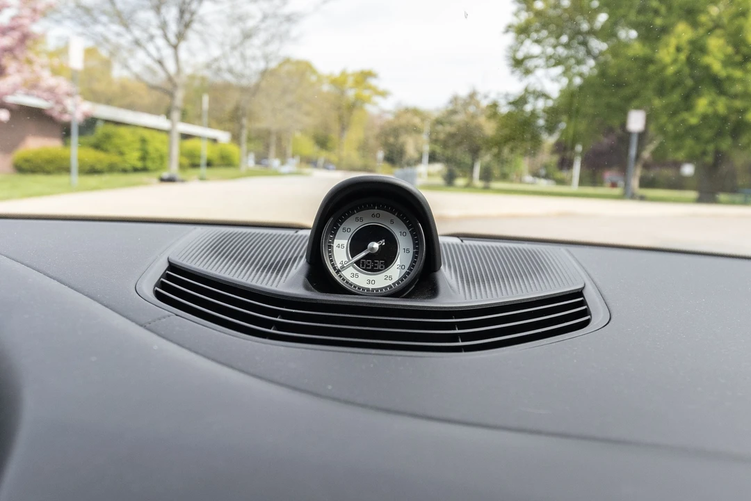 2020 Porsche Taycan 4S - Image 25 of 31