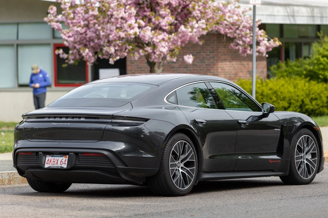 2020 Porsche Taycan 4S - Image 4 of 31