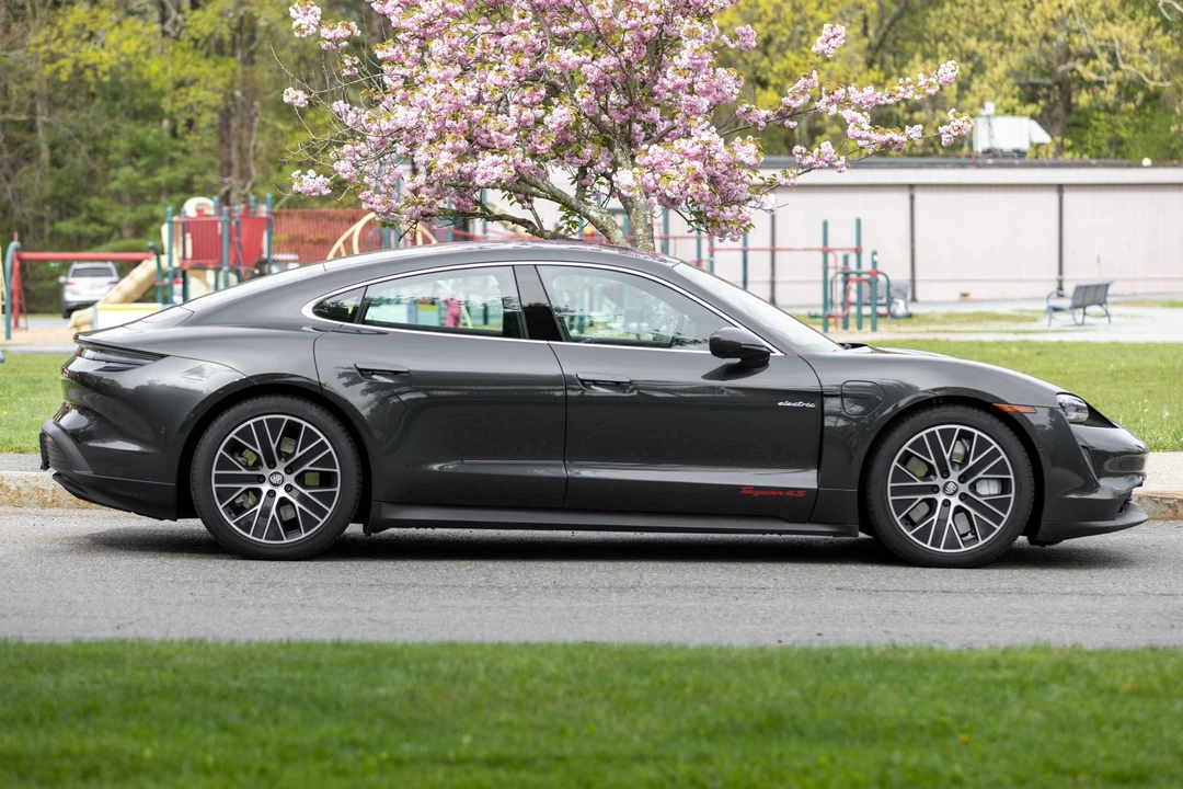 2020 Porsche Taycan 4S - Image 5 of 31