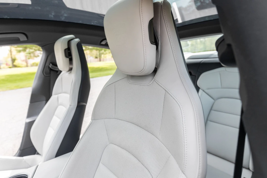 2020 Porsche Taycan 4S - Image 26 of 31