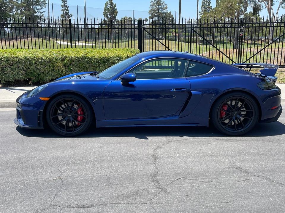 2021 Porsche 718 Cayman GT4 - Image 2 of 12