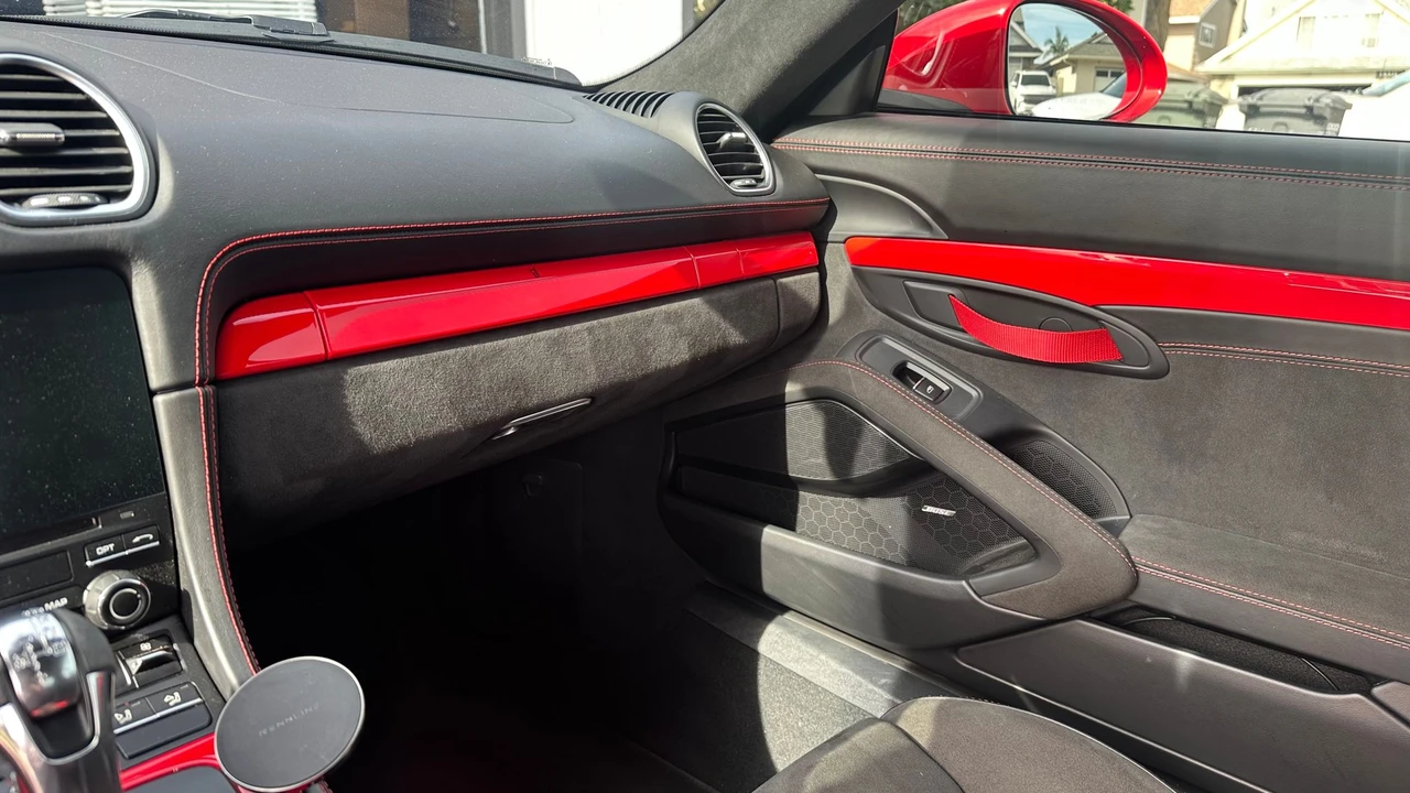2021 Porsche 718 Cayman - Image 15 of 25
