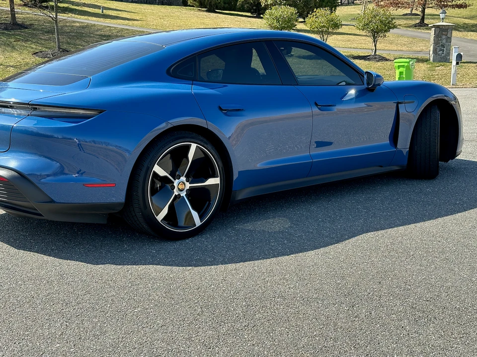 2021 Porsche Taycan 4S - Image 4 of 11