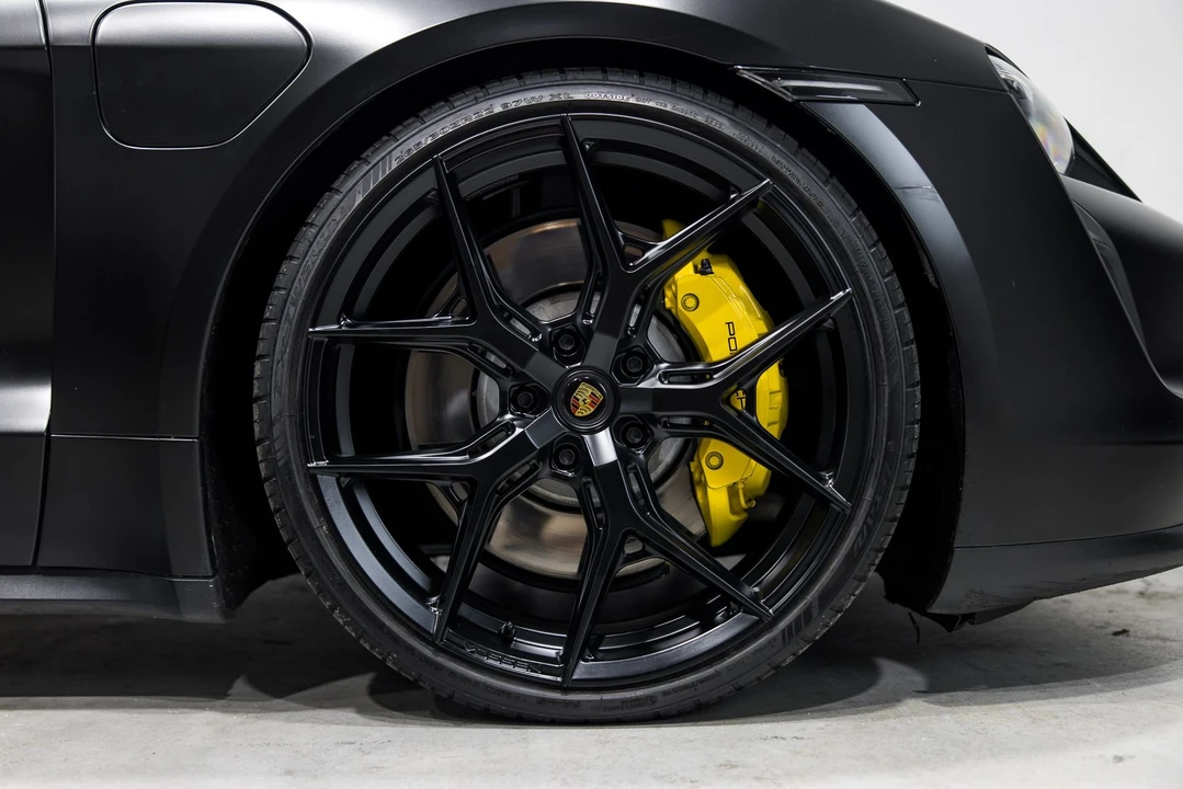 2021 Porsche Taycan 4S - Image 10 of 31