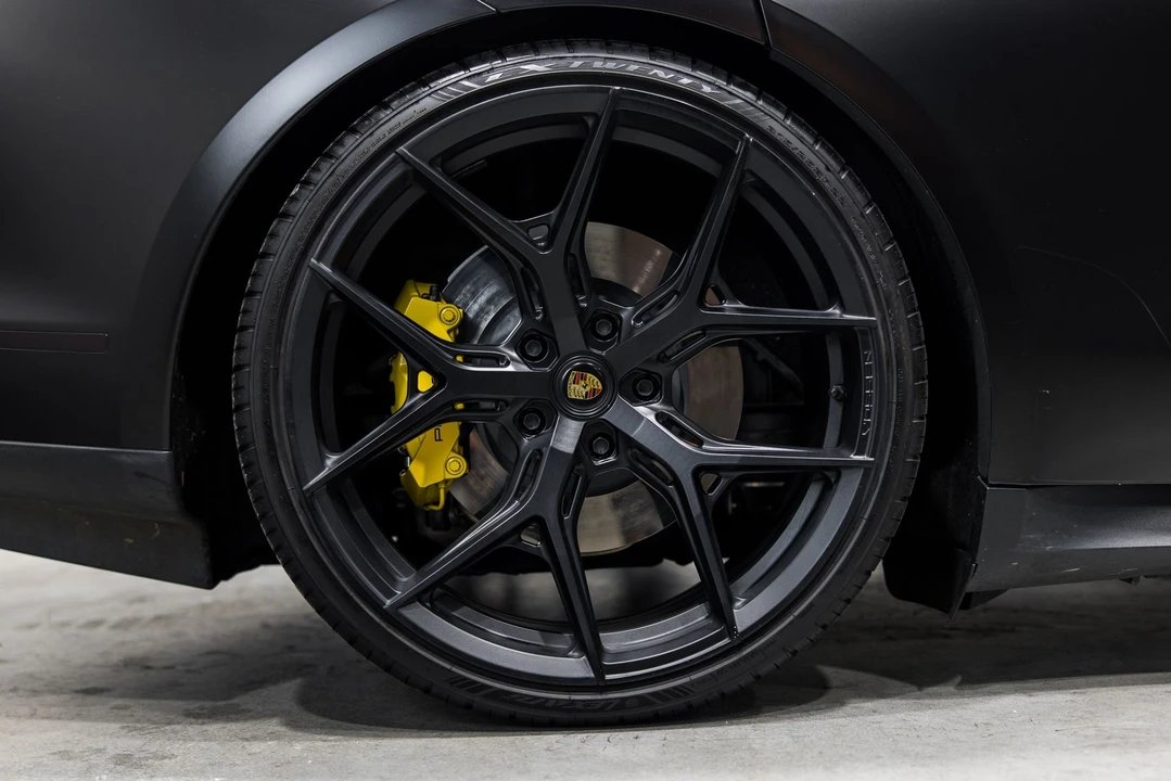 2021 Porsche Taycan 4S - Image 12 of 31
