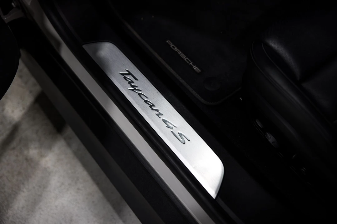2021 Porsche Taycan 4S - Image 29 of 31