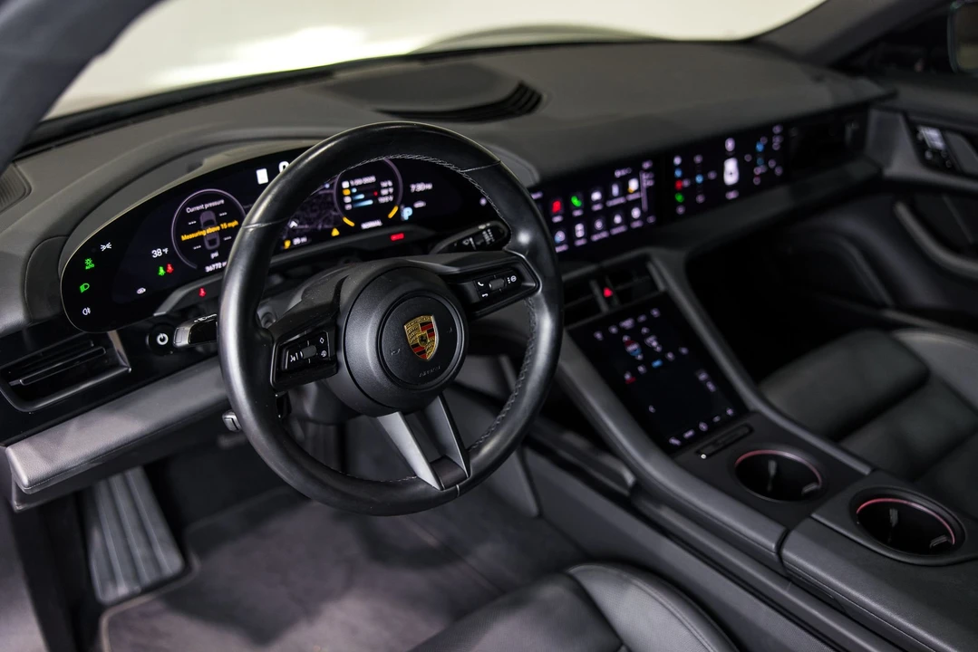 2021 Porsche Taycan 4S - Image 16 of 31