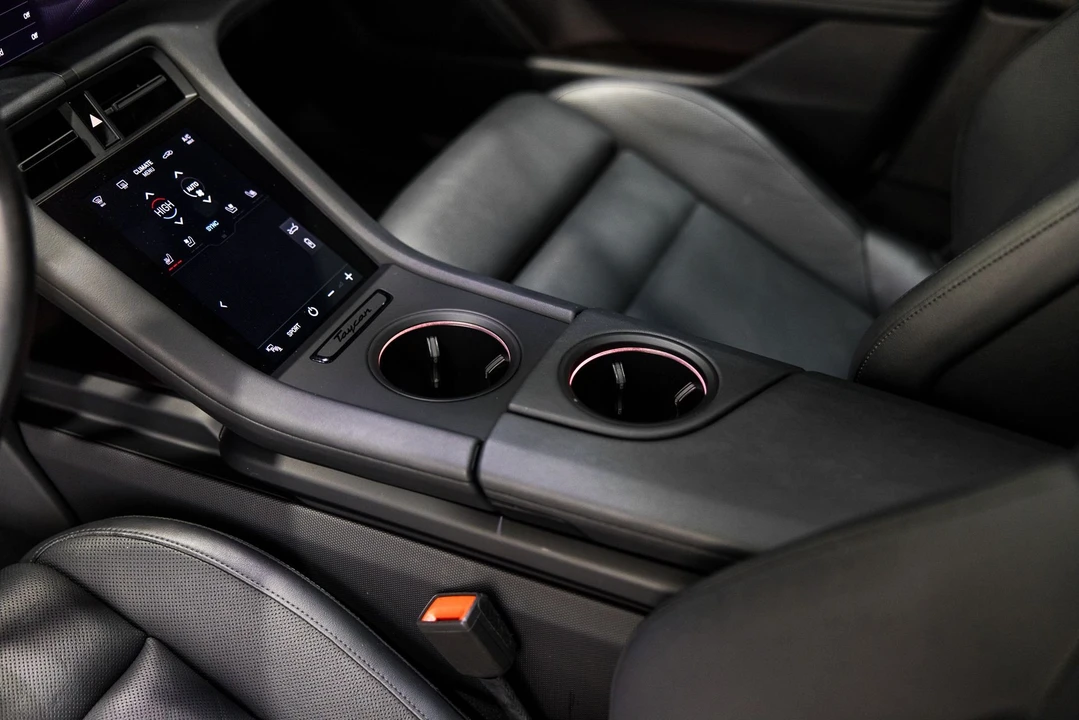2021 Porsche Taycan 4S - Image 27 of 31