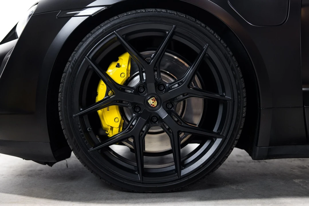 2021 Porsche Taycan 4S - Image 11 of 31
