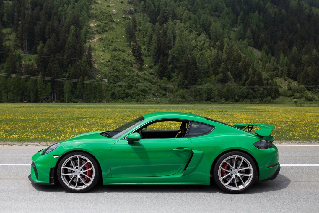 2022 Porsche 718 Cayman GT4 - Image 3 of 7
