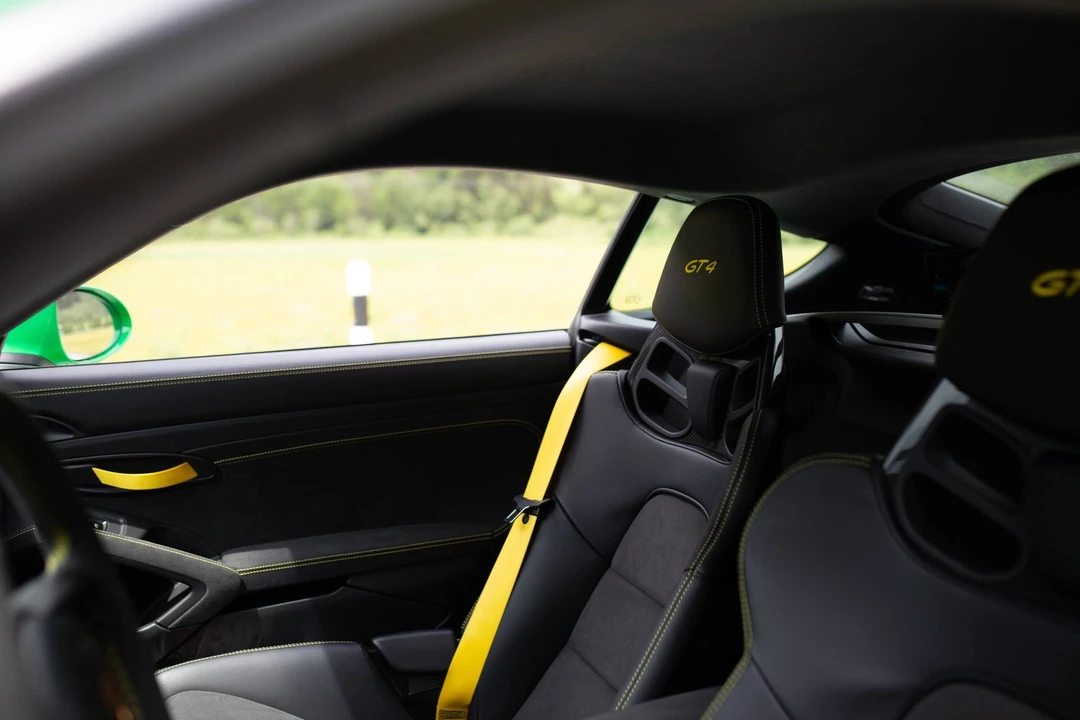 2022 Porsche 718 Cayman GT4 - Image 6 of 7