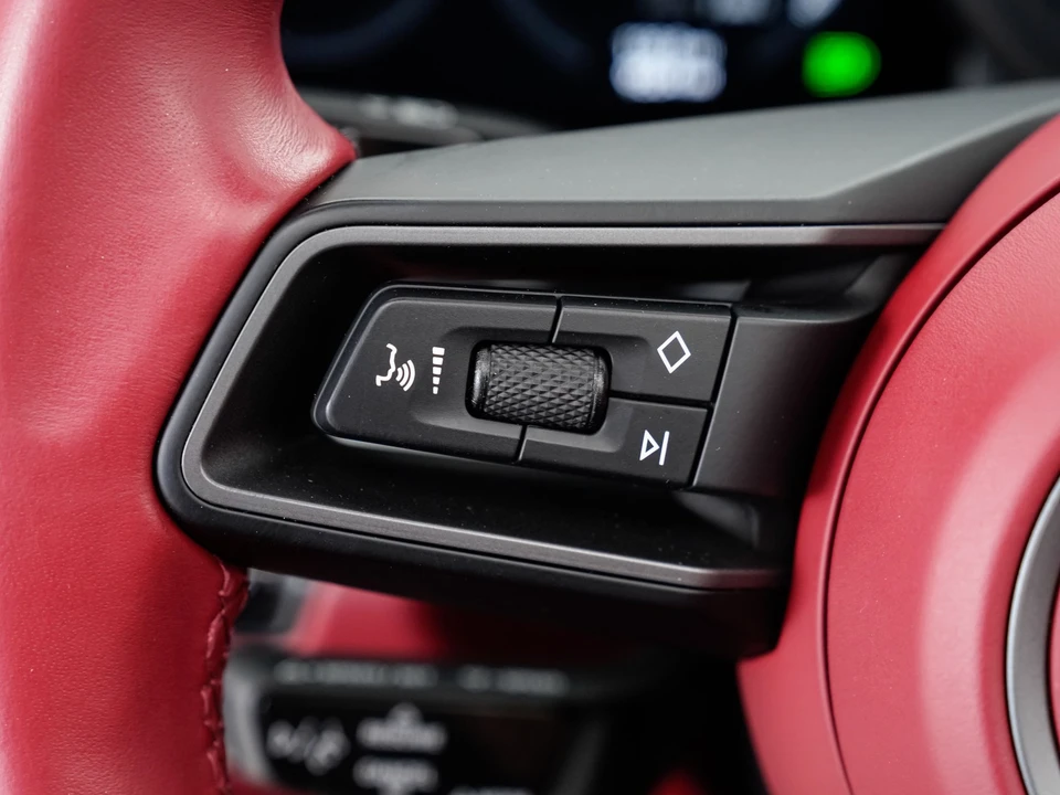 2021 Porsche 992 Targa 4 & 4S - Image 23 of 31