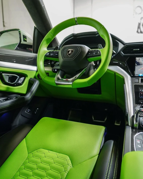 2022 Lamborghini Urus - Image 26 of 28