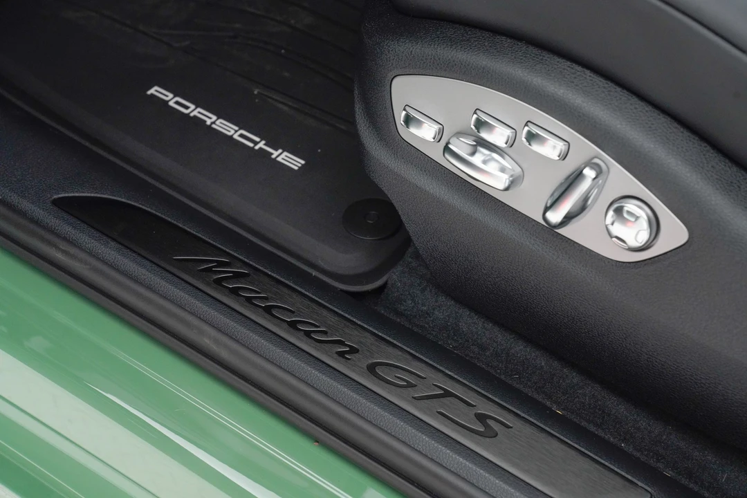 2022 Porsche Macan GTS - Image 11 of 13
