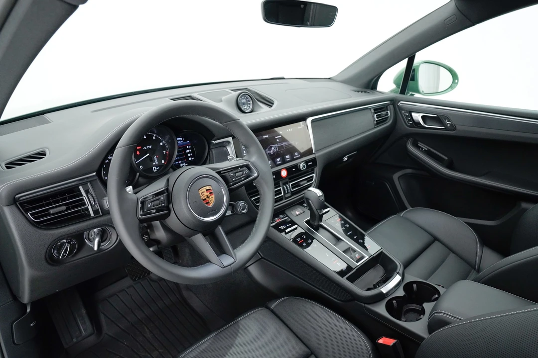2022 Porsche Macan GTS - Image 10 of 13