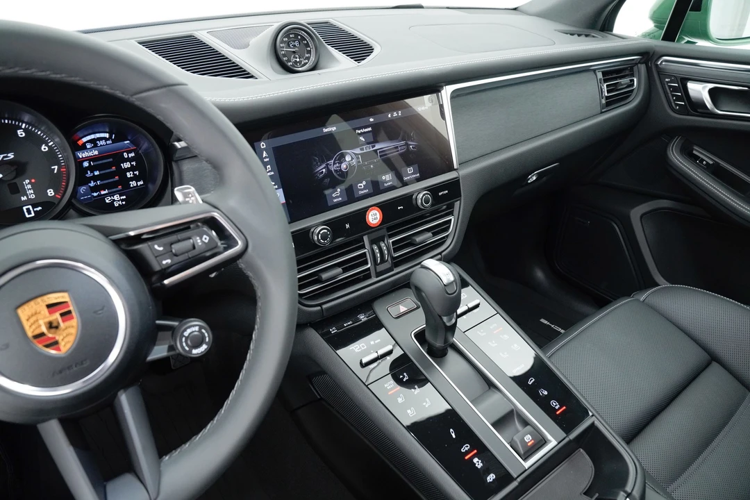 2022 Porsche Macan GTS - Image 9 of 13