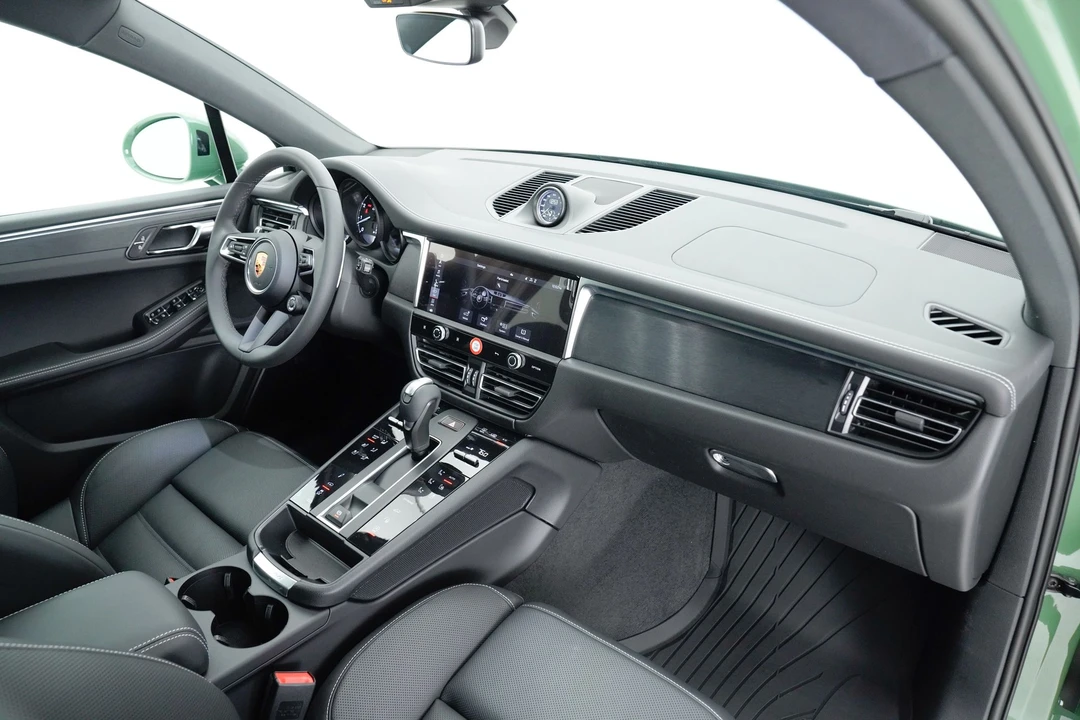 2022 Porsche Macan GTS - Image 6 of 13
