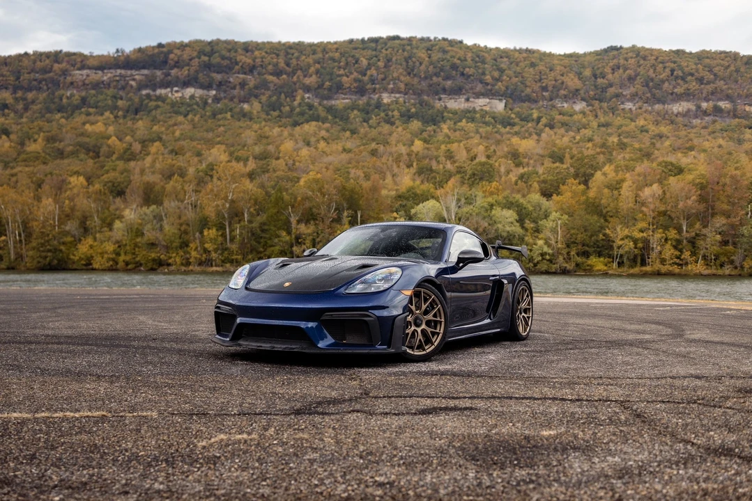 2023 Porsche 718 Cayman GT4 RS - Image 2 of 17