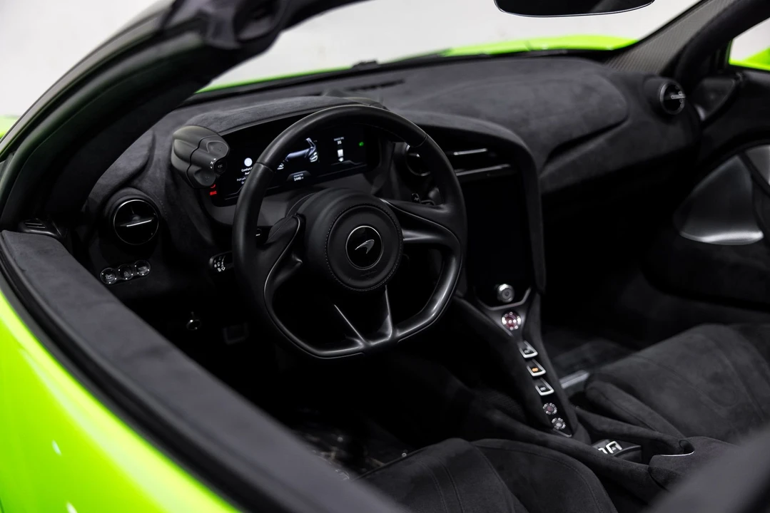 2024 McLaren 750S Spider - Image 15 of 30
