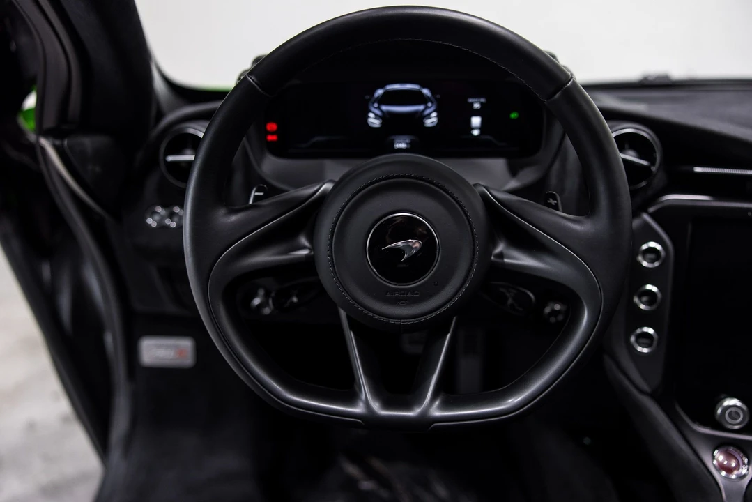 2024 McLaren 750S Spider - Image 24 of 30