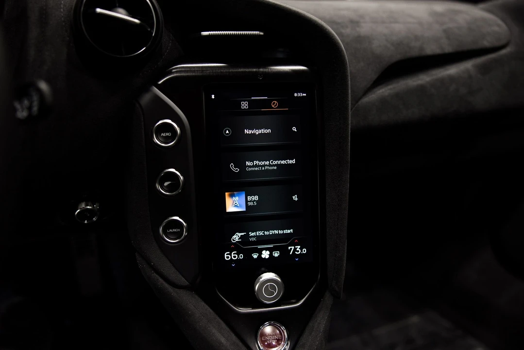 2024 McLaren 750S Spider - Image 25 of 30